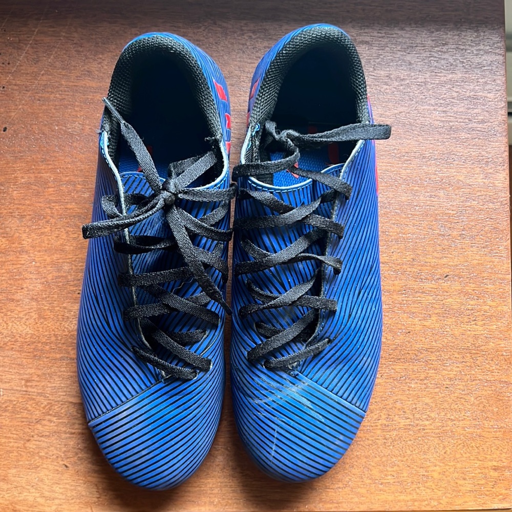 Adidas Mens soccer cleats size: 7